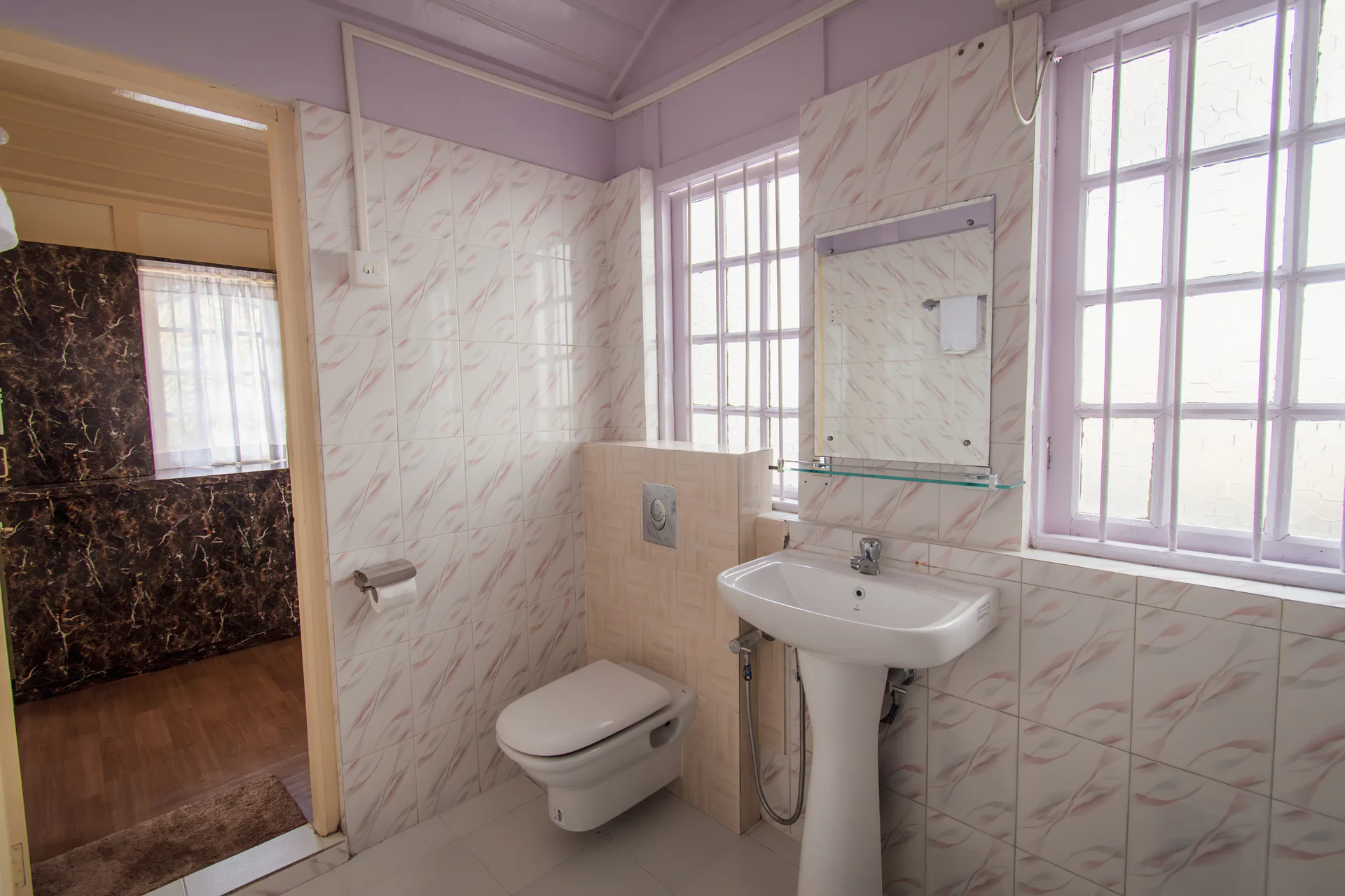 A wide view of Vanilla Twilight’s private bathroom.