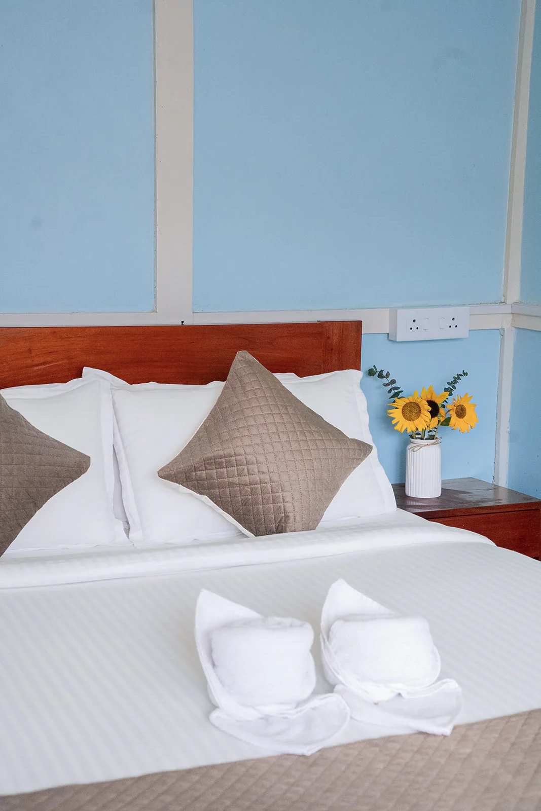 A close view of Wild Blue’s dressed timber bed.